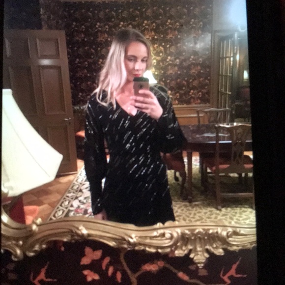 Sparkle flow black dress - Picture 3 of 3